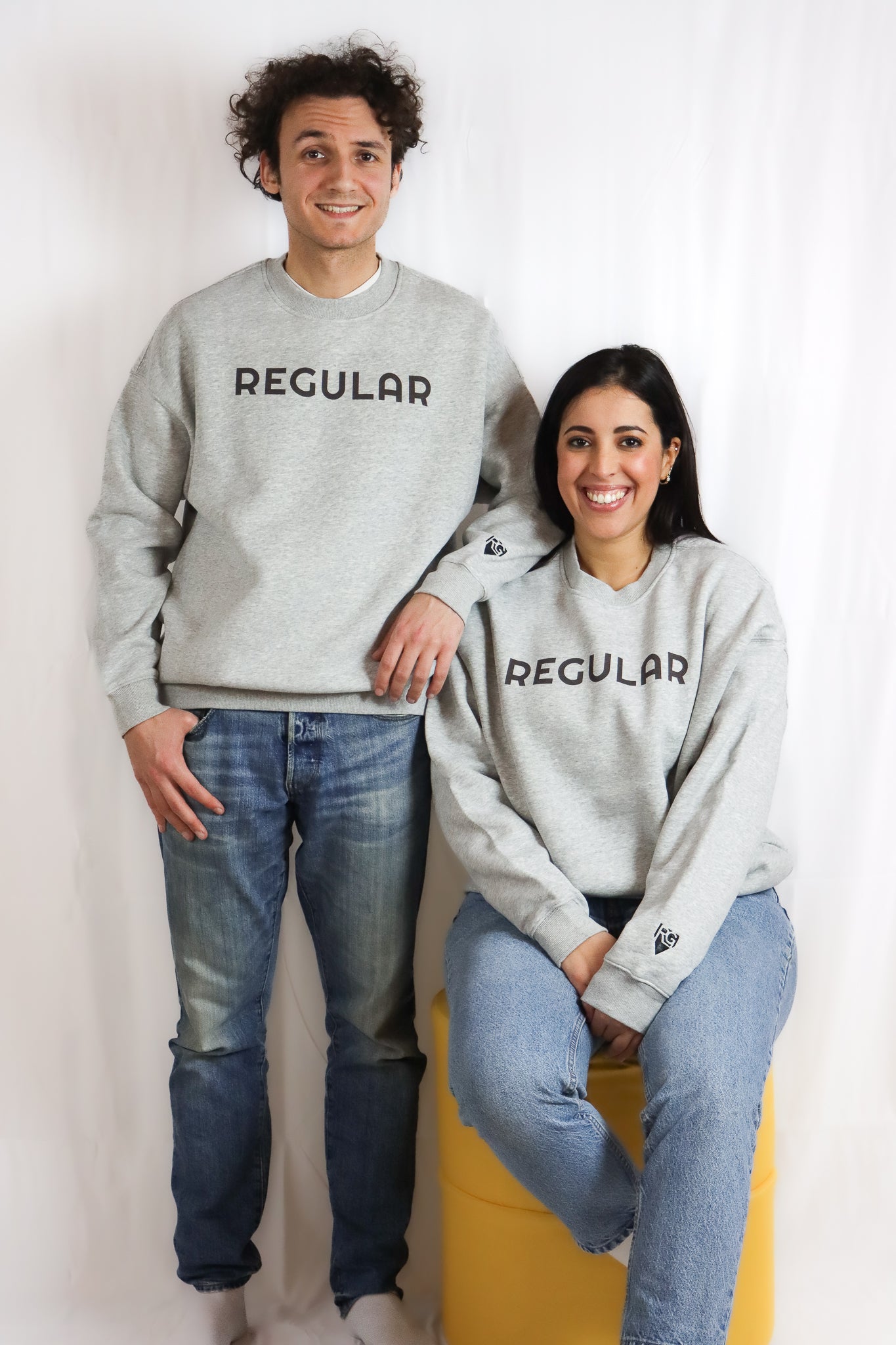 REGULAR Sweatshirt - Grey